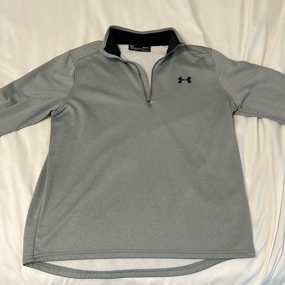 under armor, golf pull over, size large,  gray
